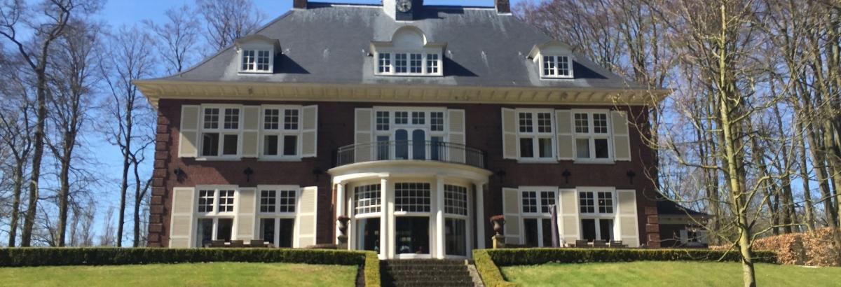 Groot alleenstaand herenhuis